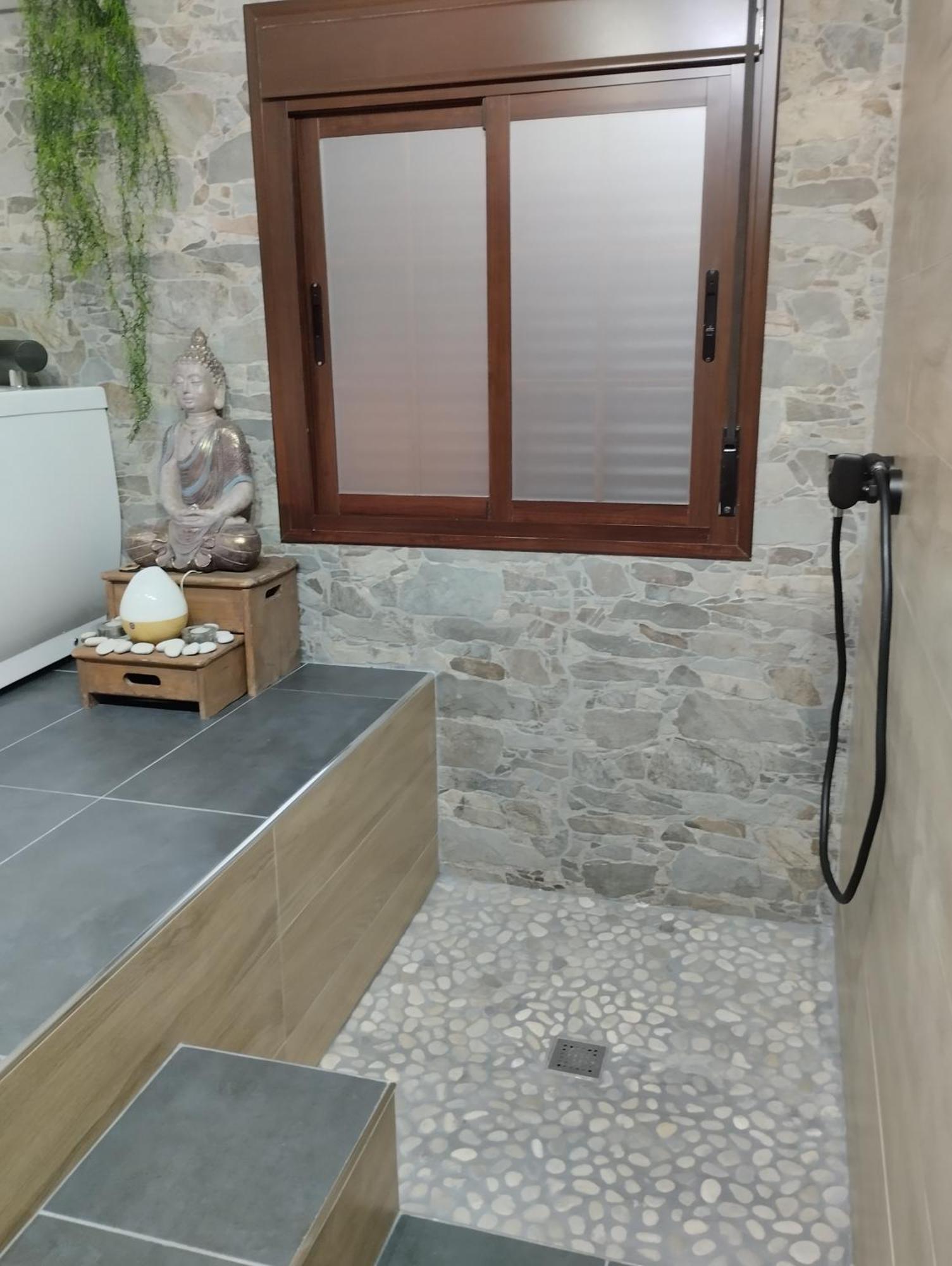 Estudio Jacuzzi Luz De Jerez Jerez de la Frontera Exterior photo